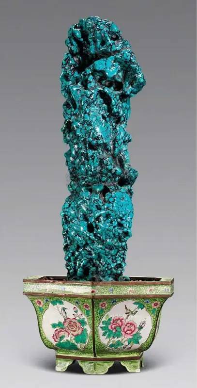 绿松石是一种非常古老的宝石,绿松石的真实历史