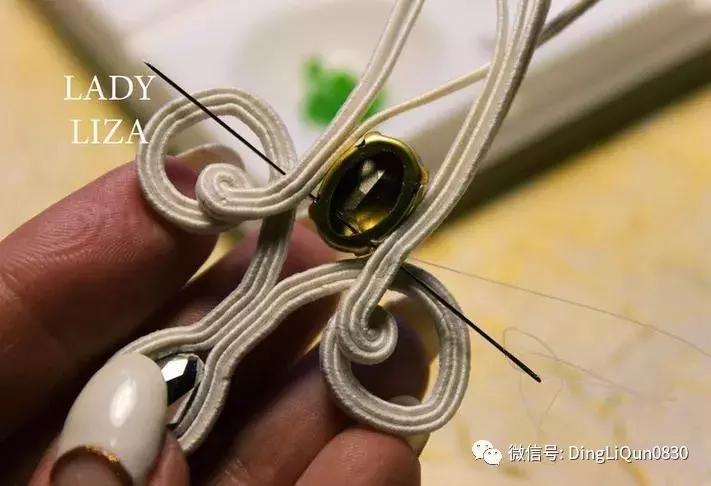 珍珠手工串珠教程,串珠教程简单优雅的s型珍珠耳坠