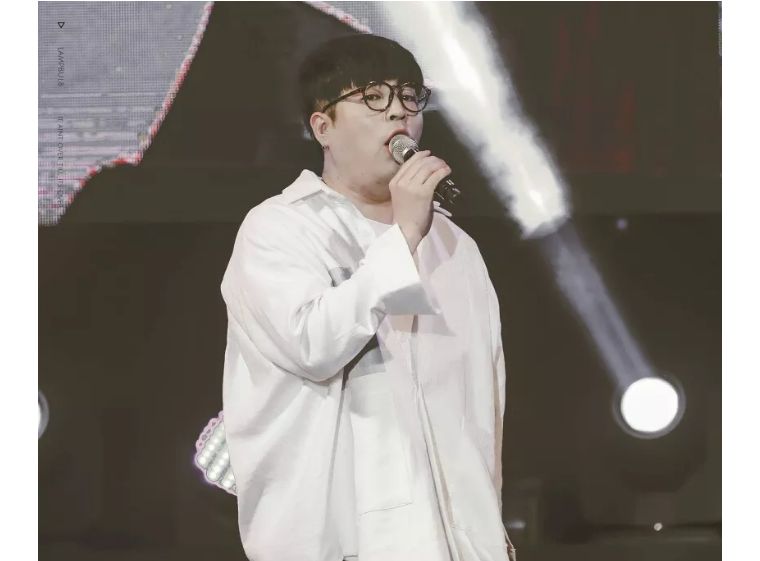 脸颊没肉是太瘦了么,韩国爱豆要瘦到多少斤