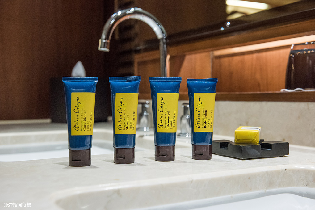 细品光彩琉璃中的东方韵味，澳门旅居的奢雅华贵尽汇于此