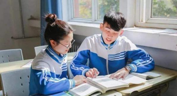 高中生最喜欢的同桌,高中生真的会喜欢自己的同桌吗