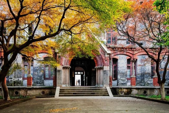 哪个大学帅哥美女最多,校园偶遇的帅哥美女