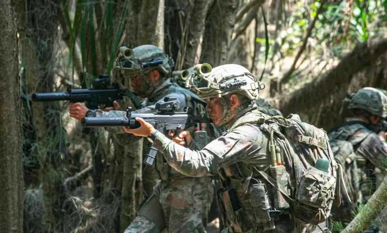 美军和解放军单兵装备比较,解放军和美军的装备对比