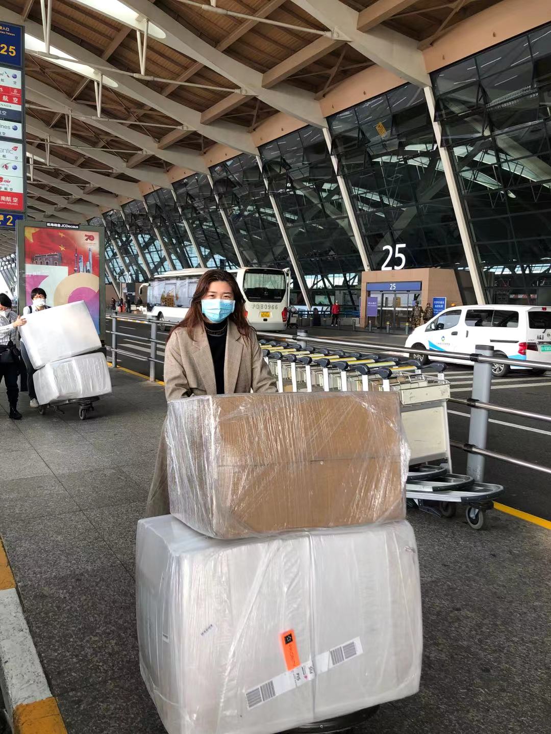 新婚夫妇口罩,杭州夫妻买7万只口罩