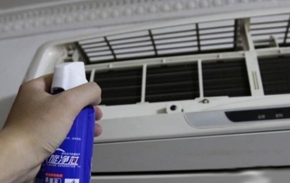 中央空调开启有异味如何去除掉,中央空调出风口有异味怎么处理