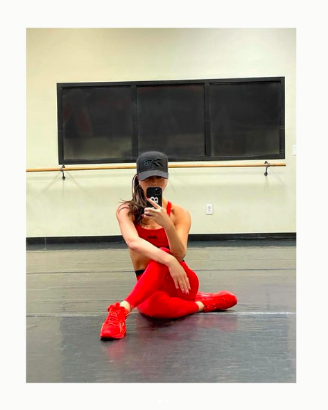 贝嫂贝克汉姆写真照,贝克汉姆一家捧场贝嫂大秀