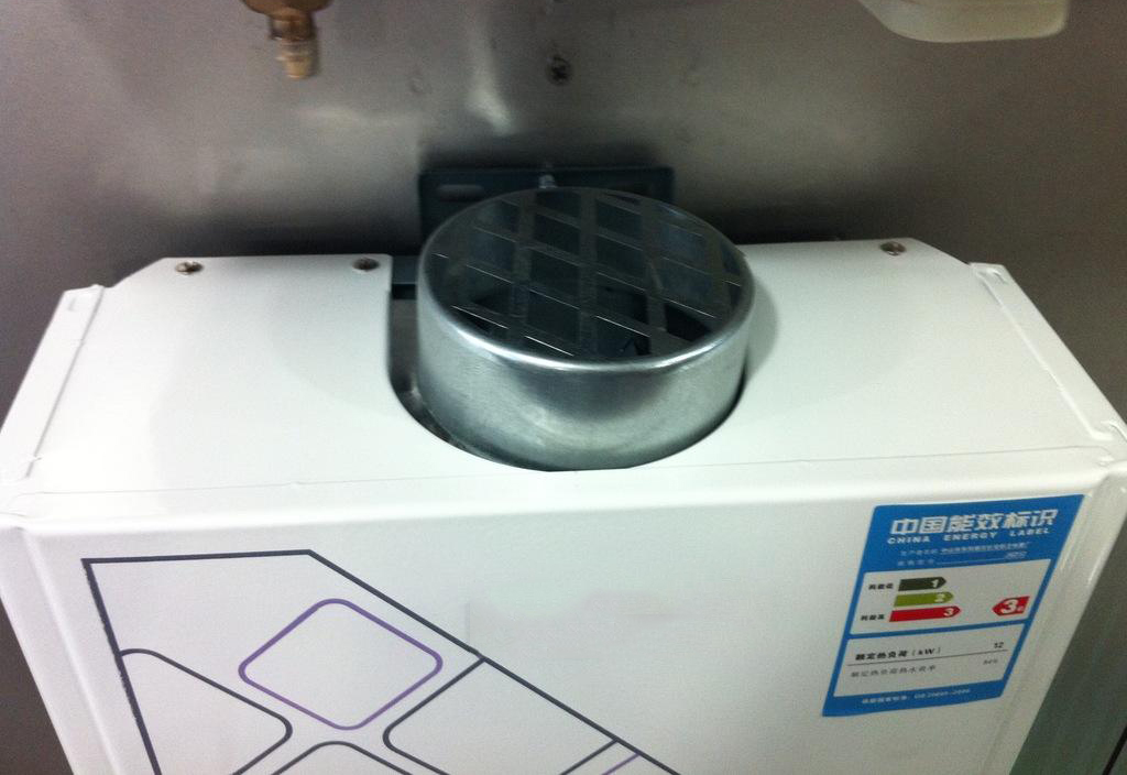 燃气热水器价格一般多少合适,燃气热水器选什么价位的合适