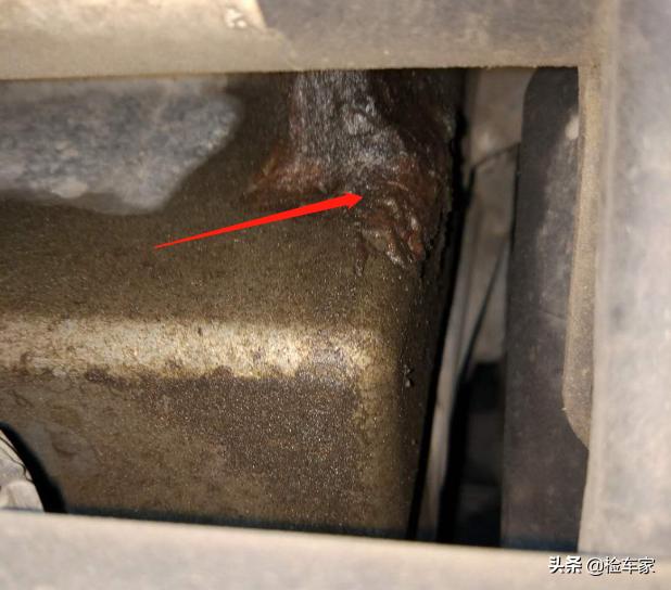 2万公里贬值80多万,45万买辆V8+6.4L的JEEP大切诺基SRT还值吗?