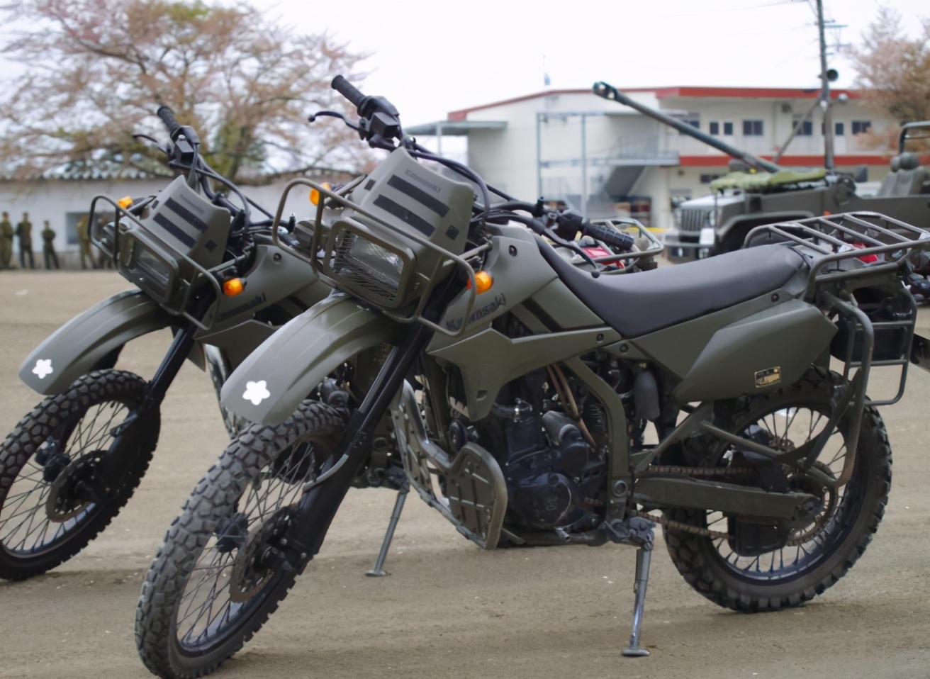 日本摩托车侦察队视频,日本自卫队摩托都是柴油吗