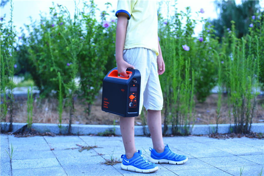 这才是户外露营的正确打开方式！aigo户外储能电源S300体验评测