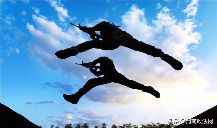 许三多在部队拿过什么奖,重庆许三多视频