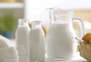 白衣服发黄洗白小窍门,白衣服油渍发黄洗白小窍门