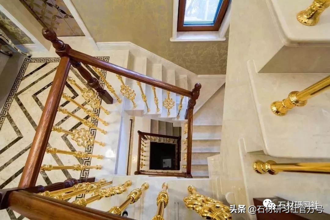 装修玻璃破碎的原因,装修碎砖怎么处理