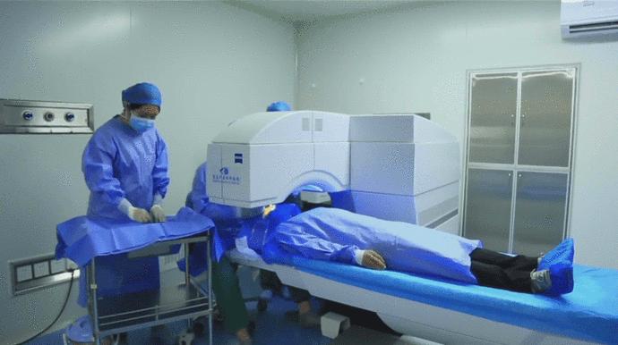 成都华厦眼科医院全飞秒手术过程,成都华厦眼科医院近视手术全飞秒