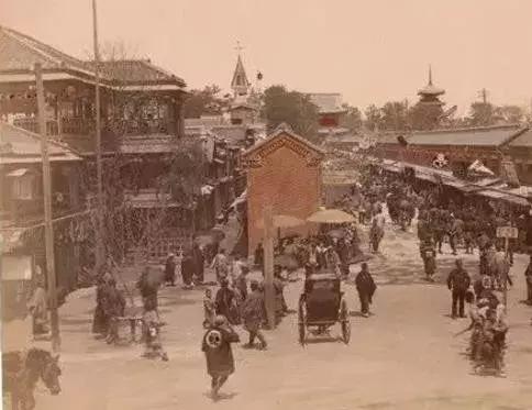 在日本,井盖儿都有美女粉丝团