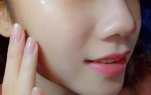 40岁女性睡前护肤,40岁女人睡前擦什么药膏好