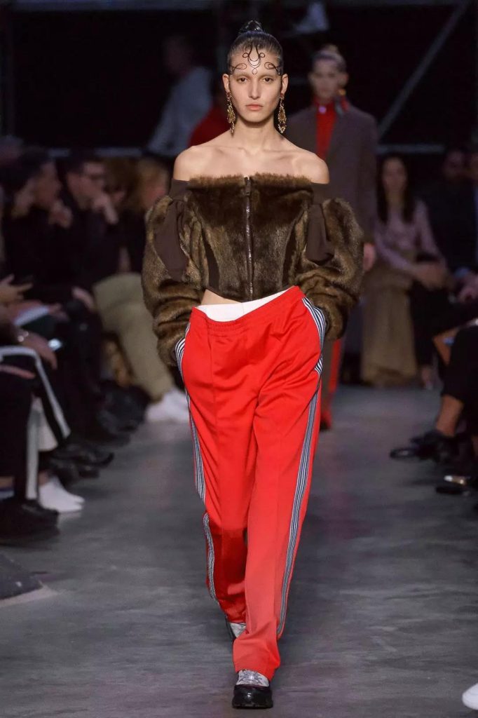 赵薇不为人知的故事,赵薇出席burberry视频