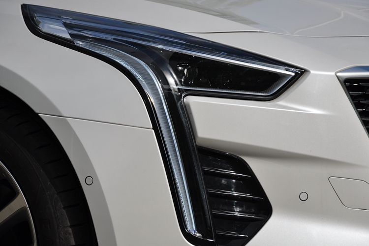 试驾凯迪拉克ct6入门车型,胖哥试驾凯迪拉克ct628t精英