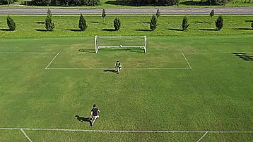 新手必学的足球两大技巧,足球过人技巧初学者