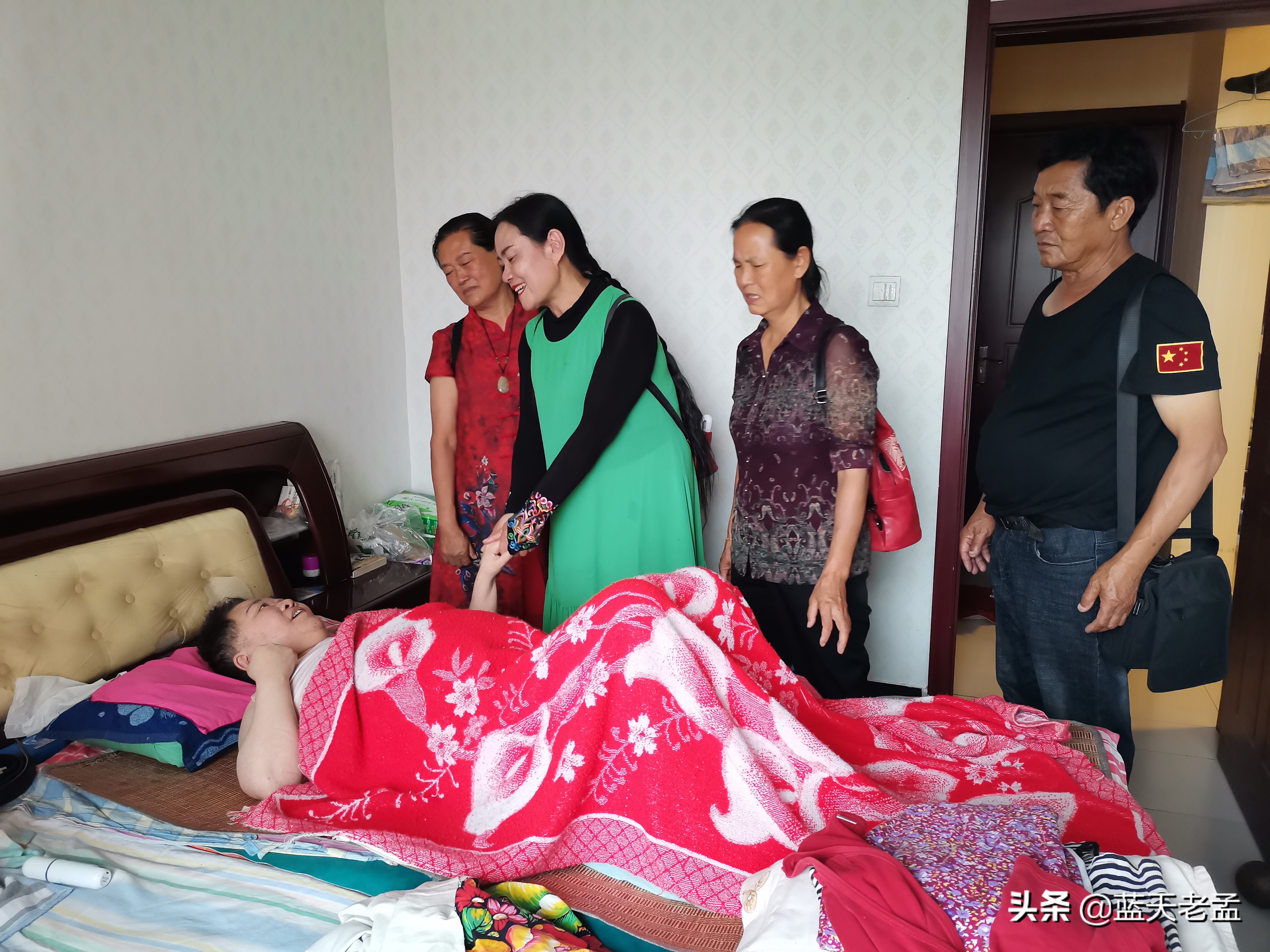 腾冲滇西抗战纪念馆慰问抗战老兵,云南关爱老兵志愿者