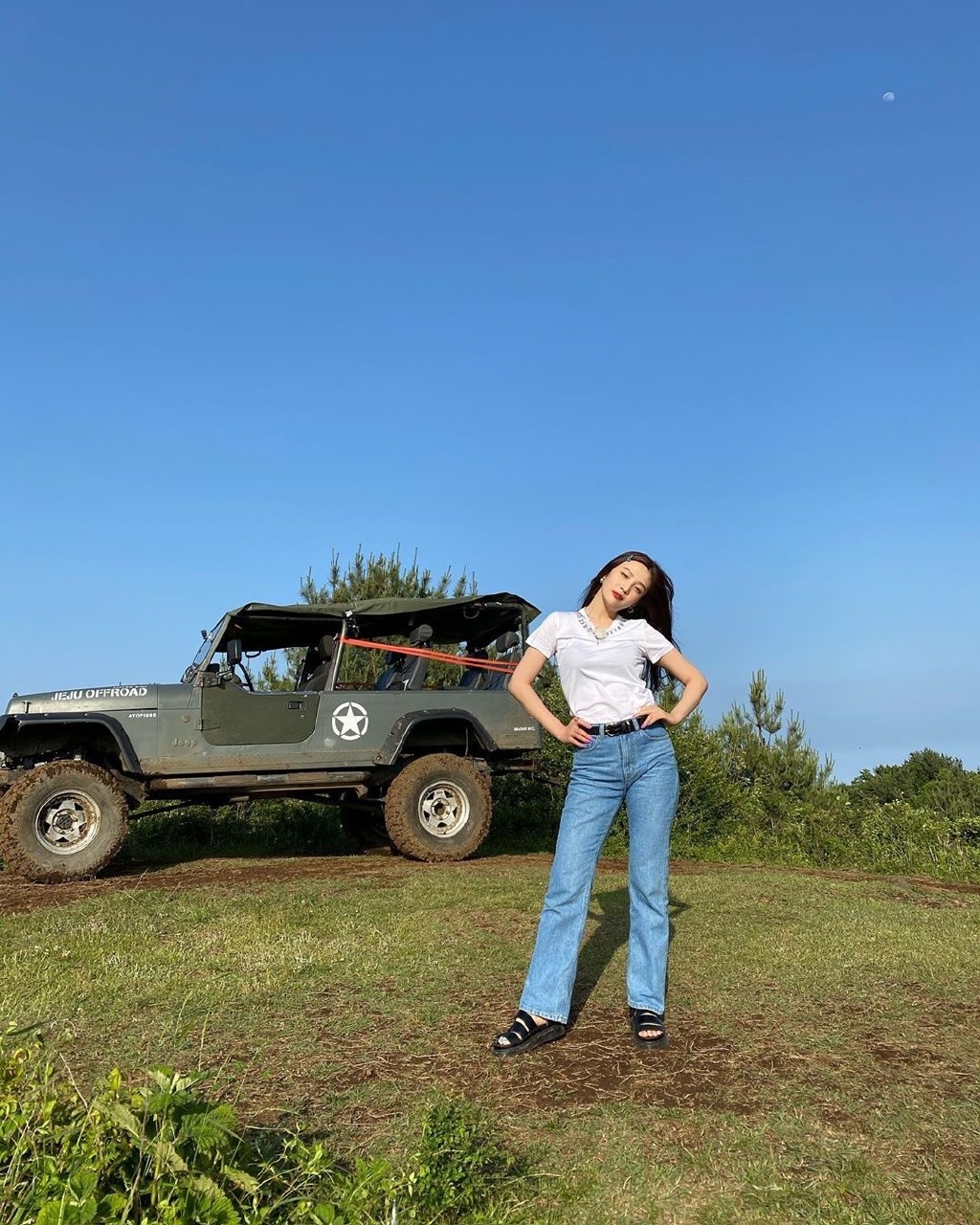 朴秀荣同款红色亮片裙,朴秀荣倪妮是同款裙子吗