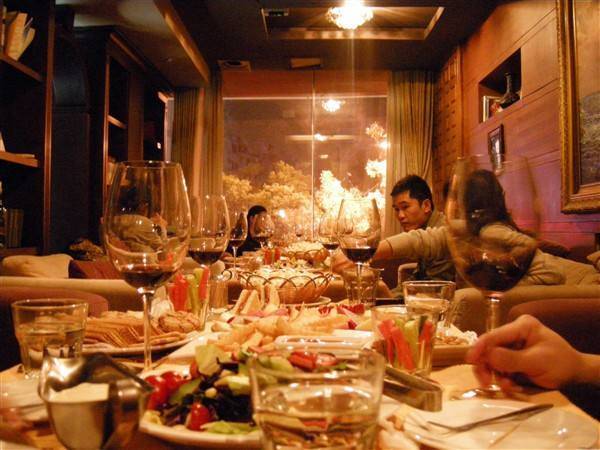 被领导威胁如何反击,被领导逼迫加班该怎么投诉