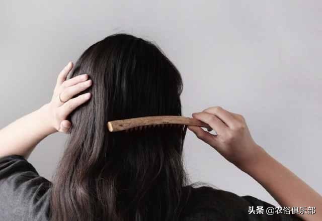 民间故事晚不梳头早不说梦,老祖宗留下俗语晚不梳头早不说梦