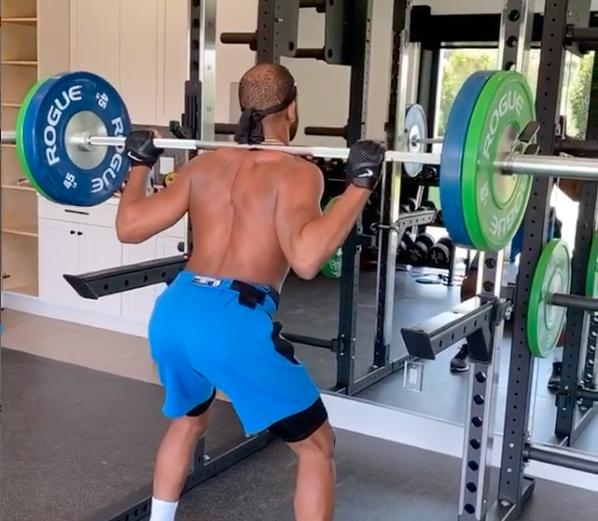 濞佸皯璁粌灏忎紮,鐞冨憳璁粌鑷繁鍎垮瓙