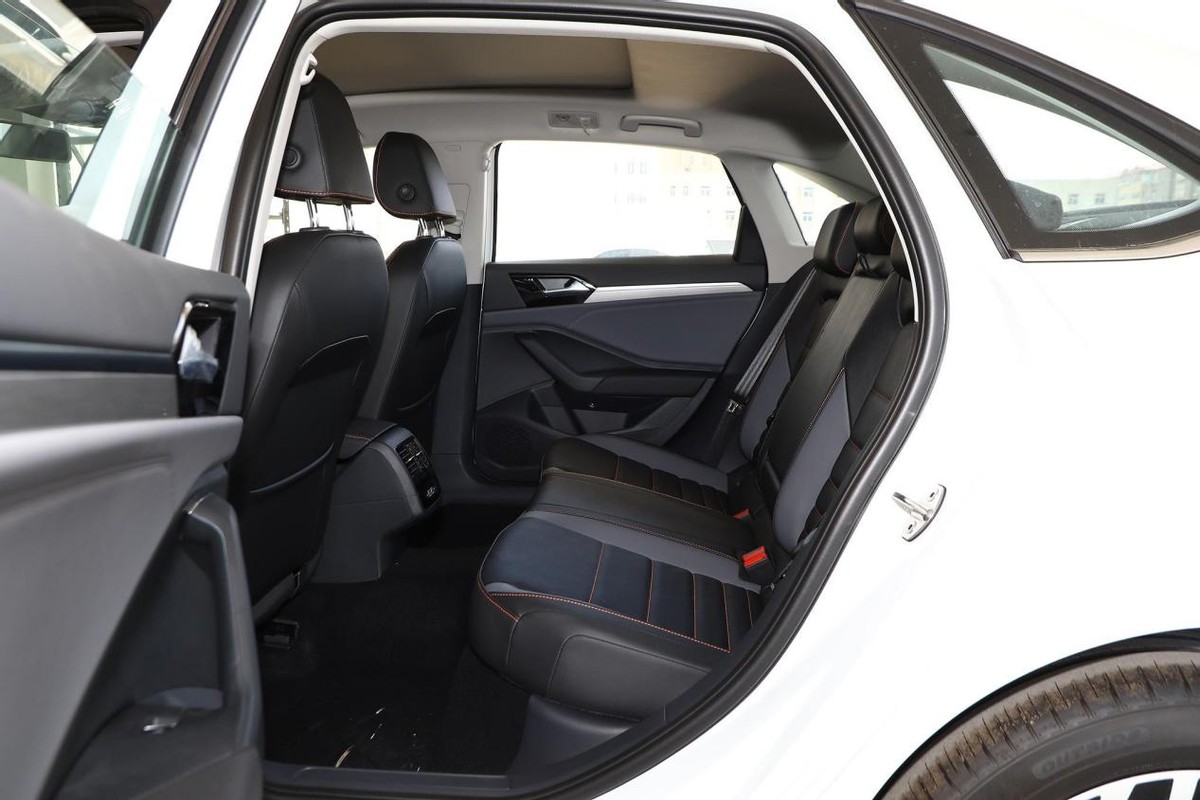 大众速腾1.5t顶配版的驾车感受,大众速腾1.5t空间表现