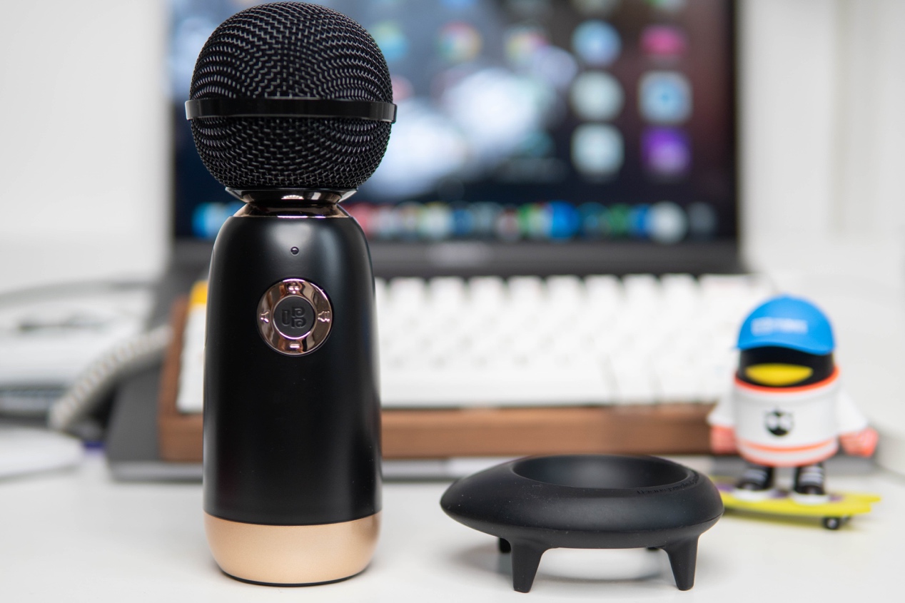 宅家也是K歌之王，唱吧精灵麦克风Q3，你的百万调音师