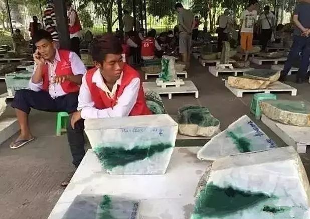 680公斤翡翠原石被堵 (翡翠原石被送回缅甸)