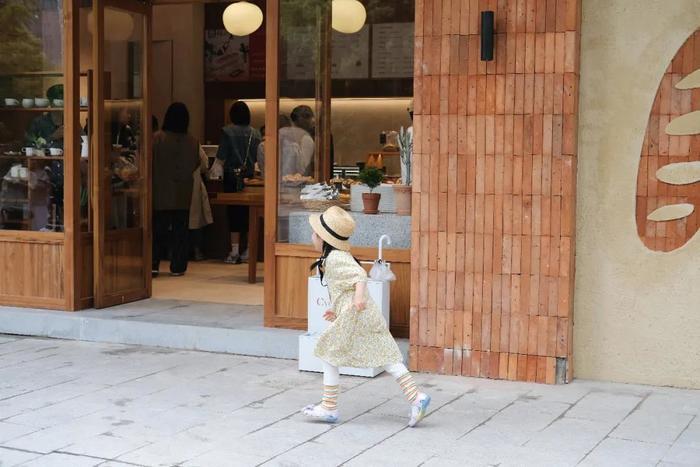 放弃身边面包店，越来越多人迷上网购