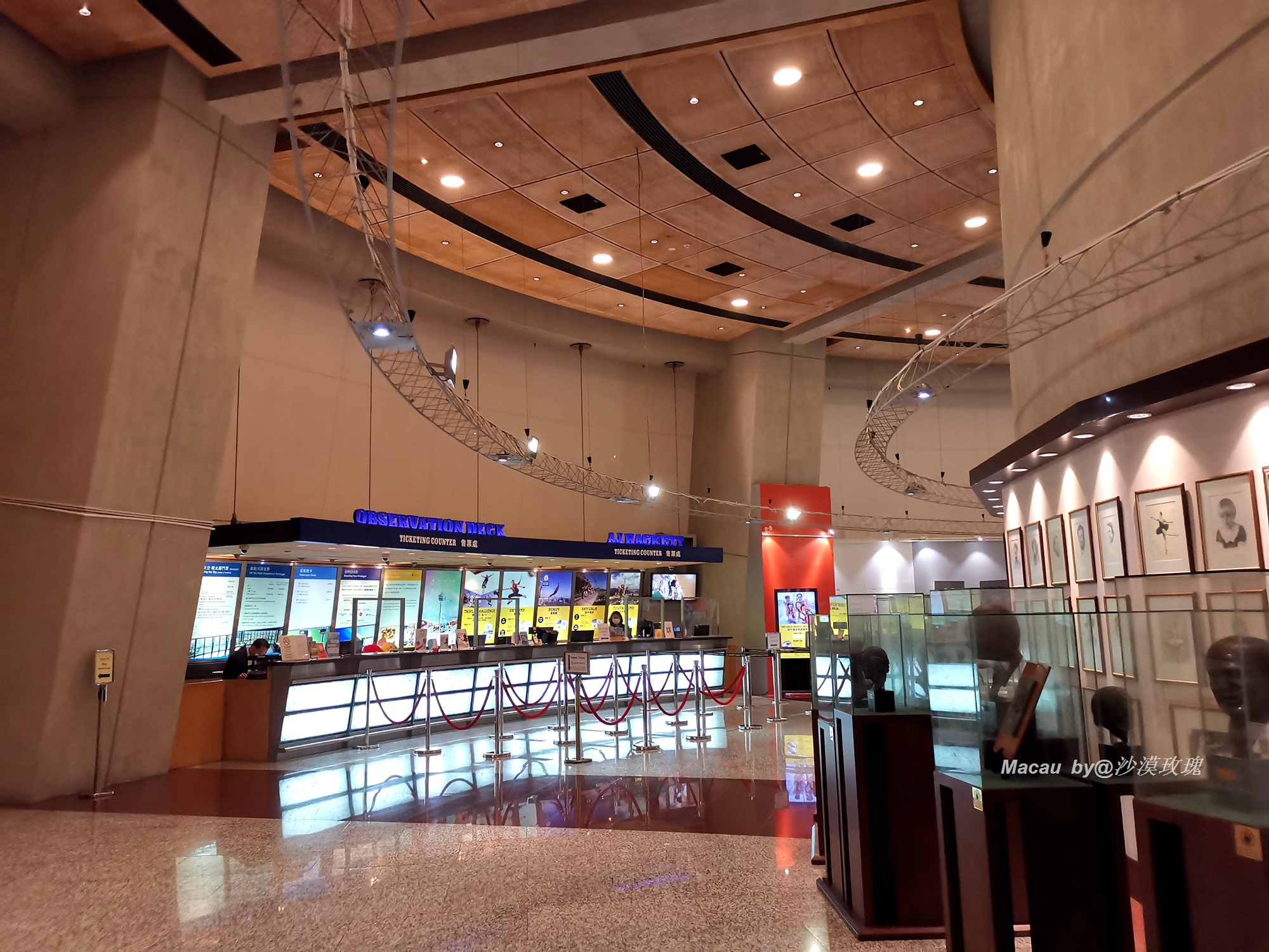 从3米高空跳到水里,世界最高蹦极澳门塔挑战成功