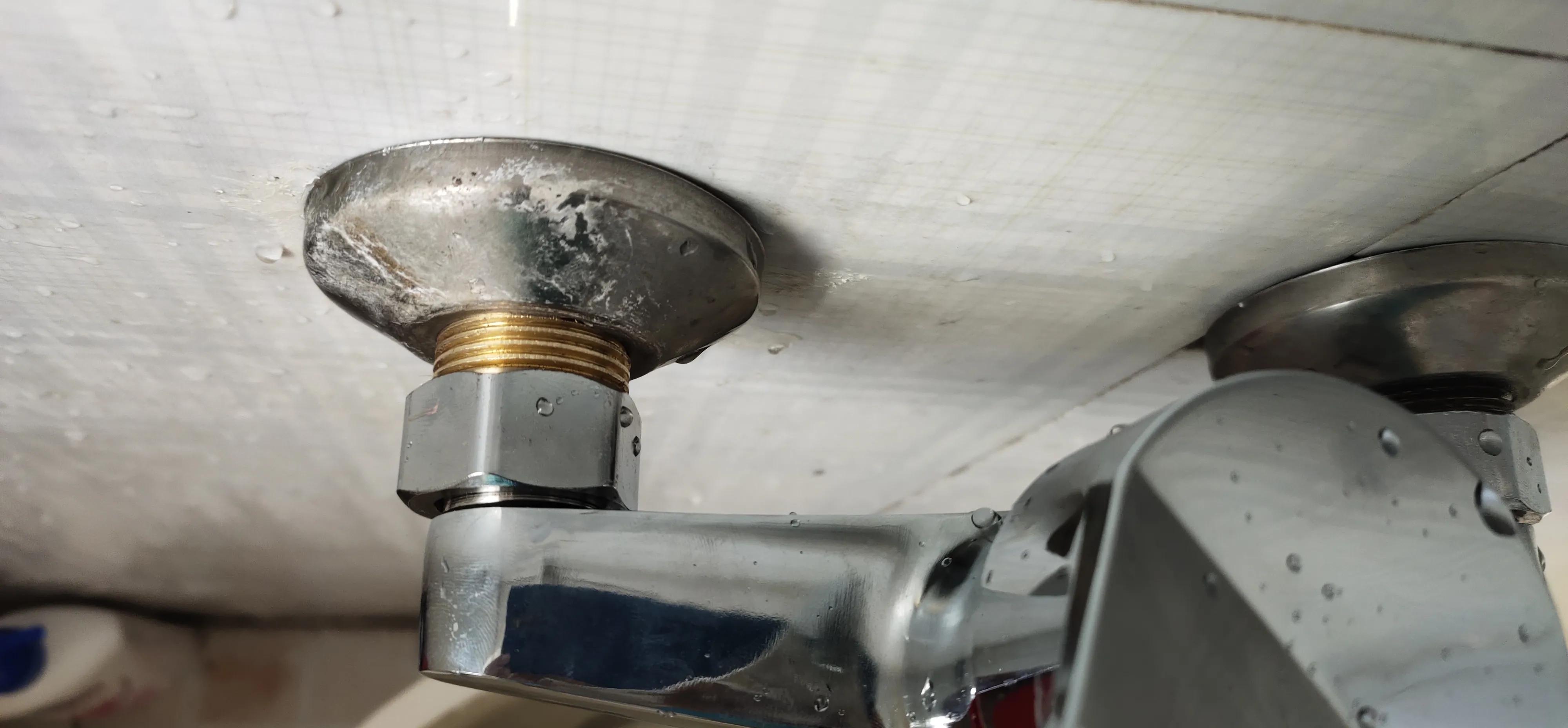 浴室水龙头断了怎么堵,浴室水龙头断在里面怎么办