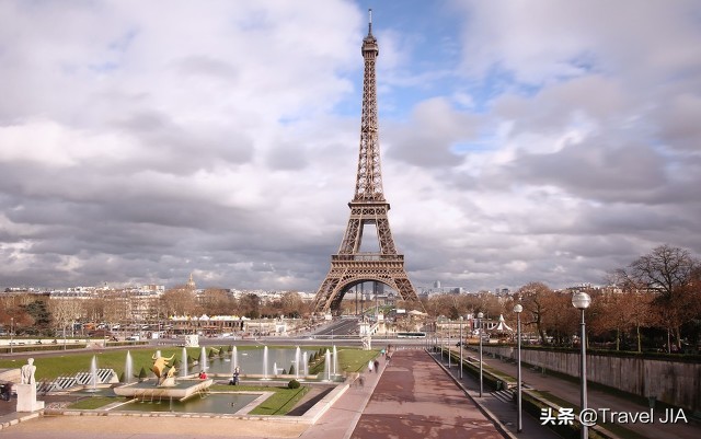 参观埃菲尔铁塔收获 (参观埃菲尔铁塔英语作文)