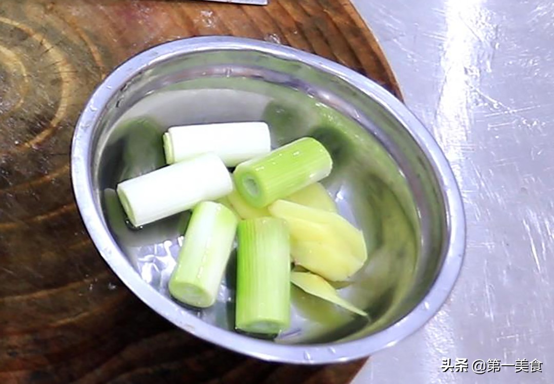 炖大骨头汤怎么炖最好喝,炖大骨头汤焯不焯水