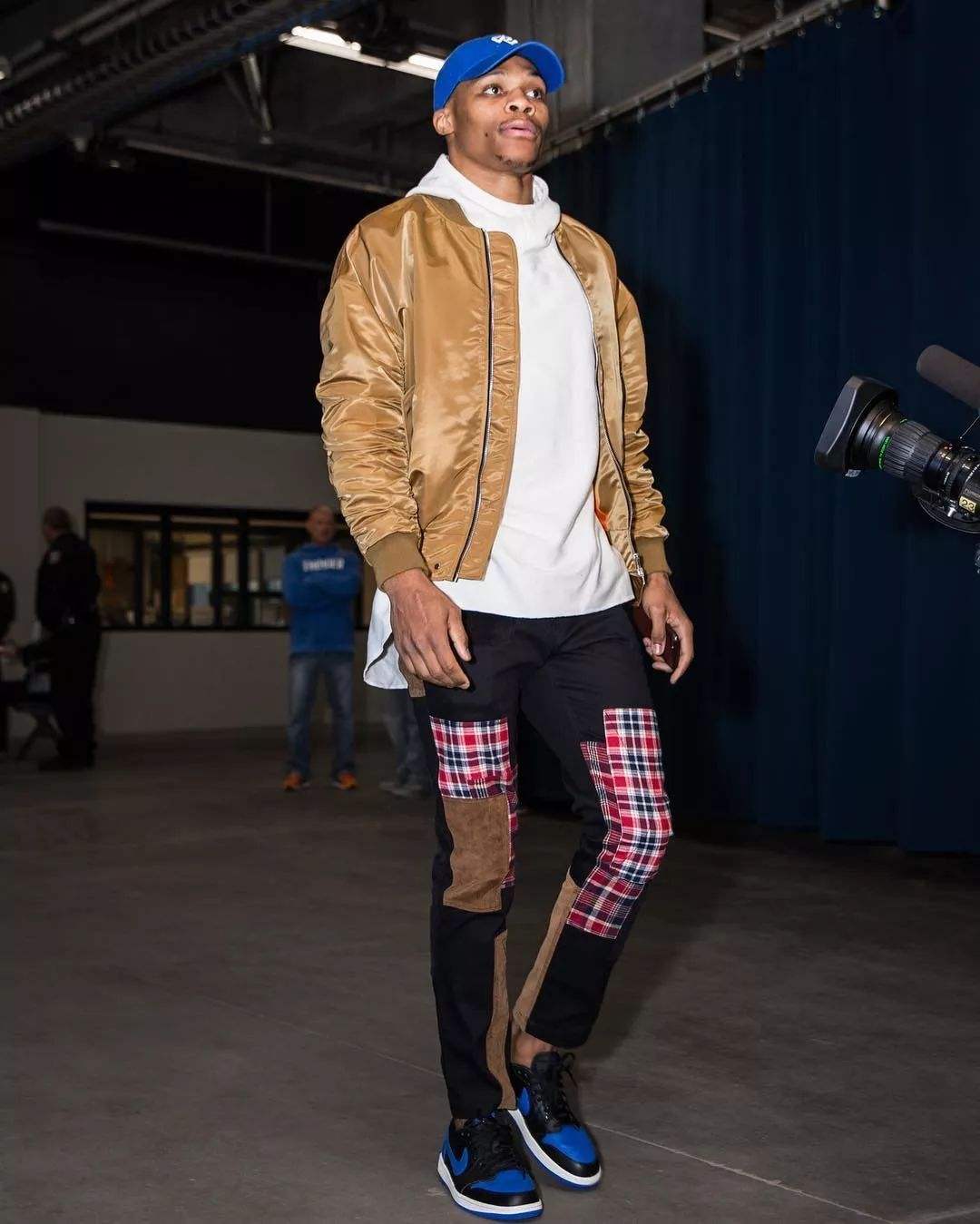 詹姆斯杜兰特炫酷短片,詹姆斯帅气出场