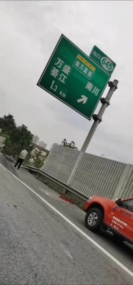 要命的大客车,大货车惊魂一刻