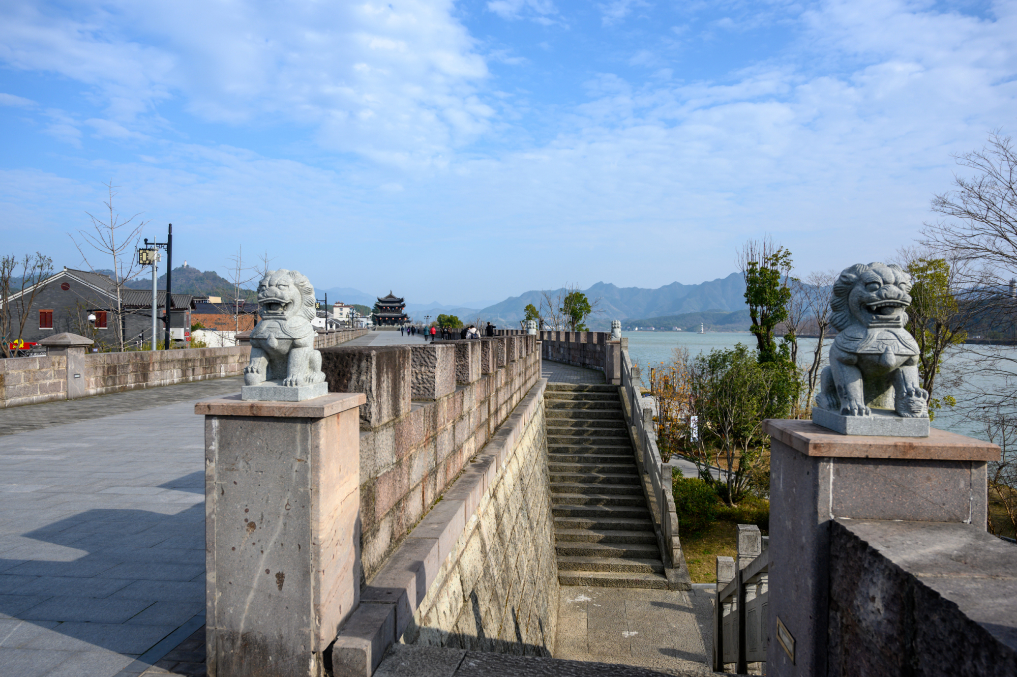 建德民宿网红风景超美,新安江畔古村民宿