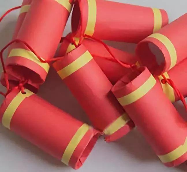 元旦节手工纸灯笼鞭炮,元旦手工立体鞭炮