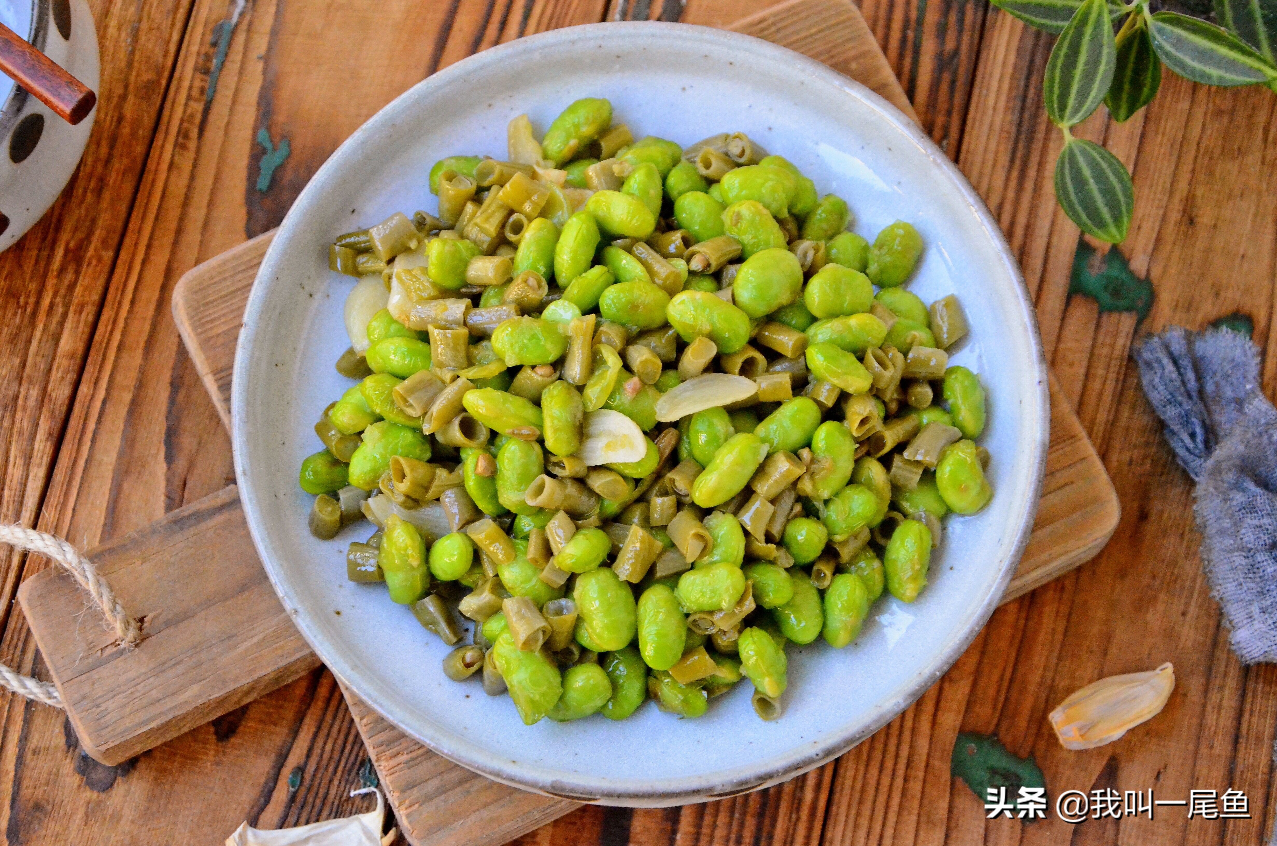 这菜我家每周炒二次,清爽酸脆又可口,五块钱做一盘,给肉也不换