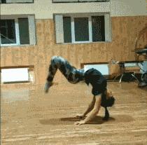 搞笑gif图妹子你这智商真是堪忧啊,搞笑gif妹子你这发型挺别致啊