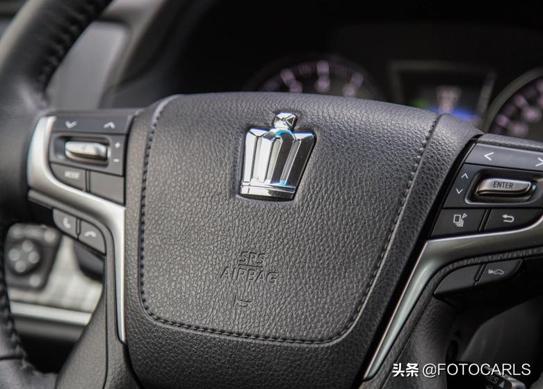 丰田皇冠2.5升四驱豪华版价格,丰田皇冠2024款最新款银色