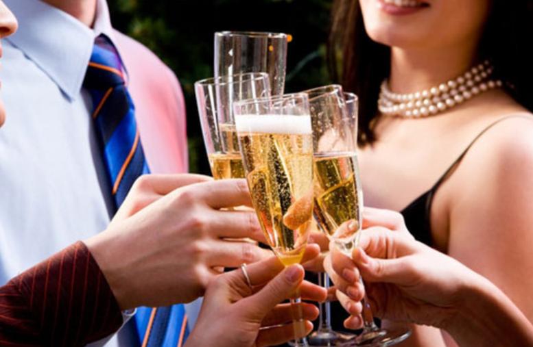 吃饭时遇到领导把单买了,饭局上领导说去把单买了