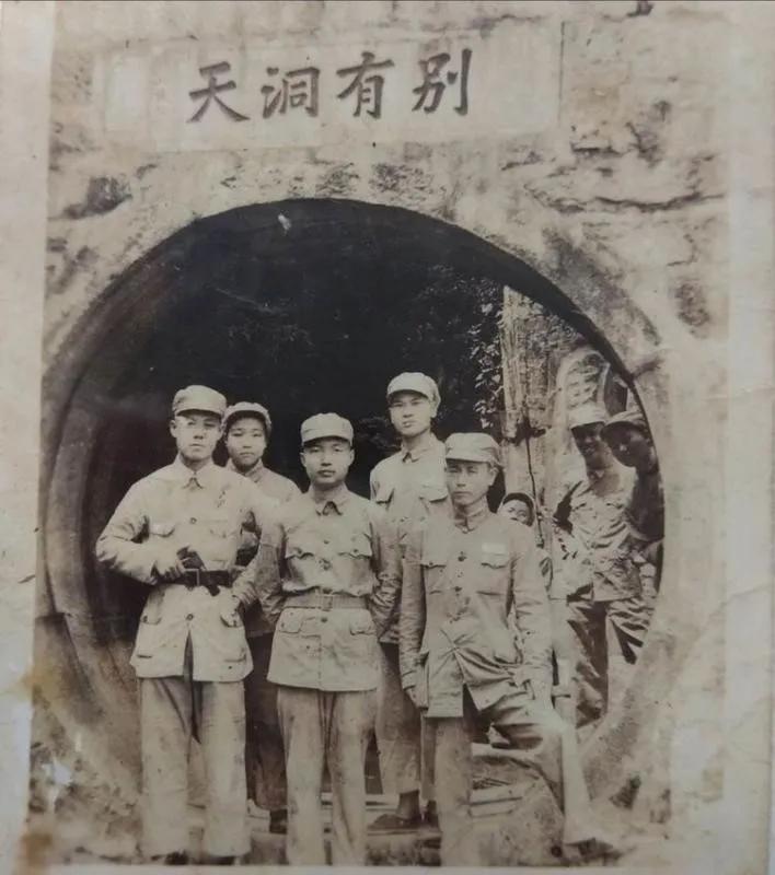 71年前,福建省委在苏州成立...