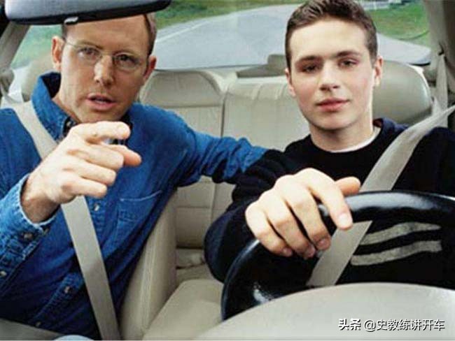 新手司机适合怎么练车,新手练车陪练要注意什么