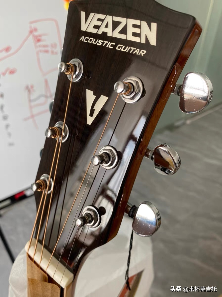 新手入门吉他怎么选择,初学吉他如何选琴视频