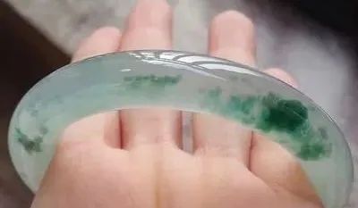 直播卖翡翠原石买回来怎么办,直播间买翡翠毛料不给退怎么办