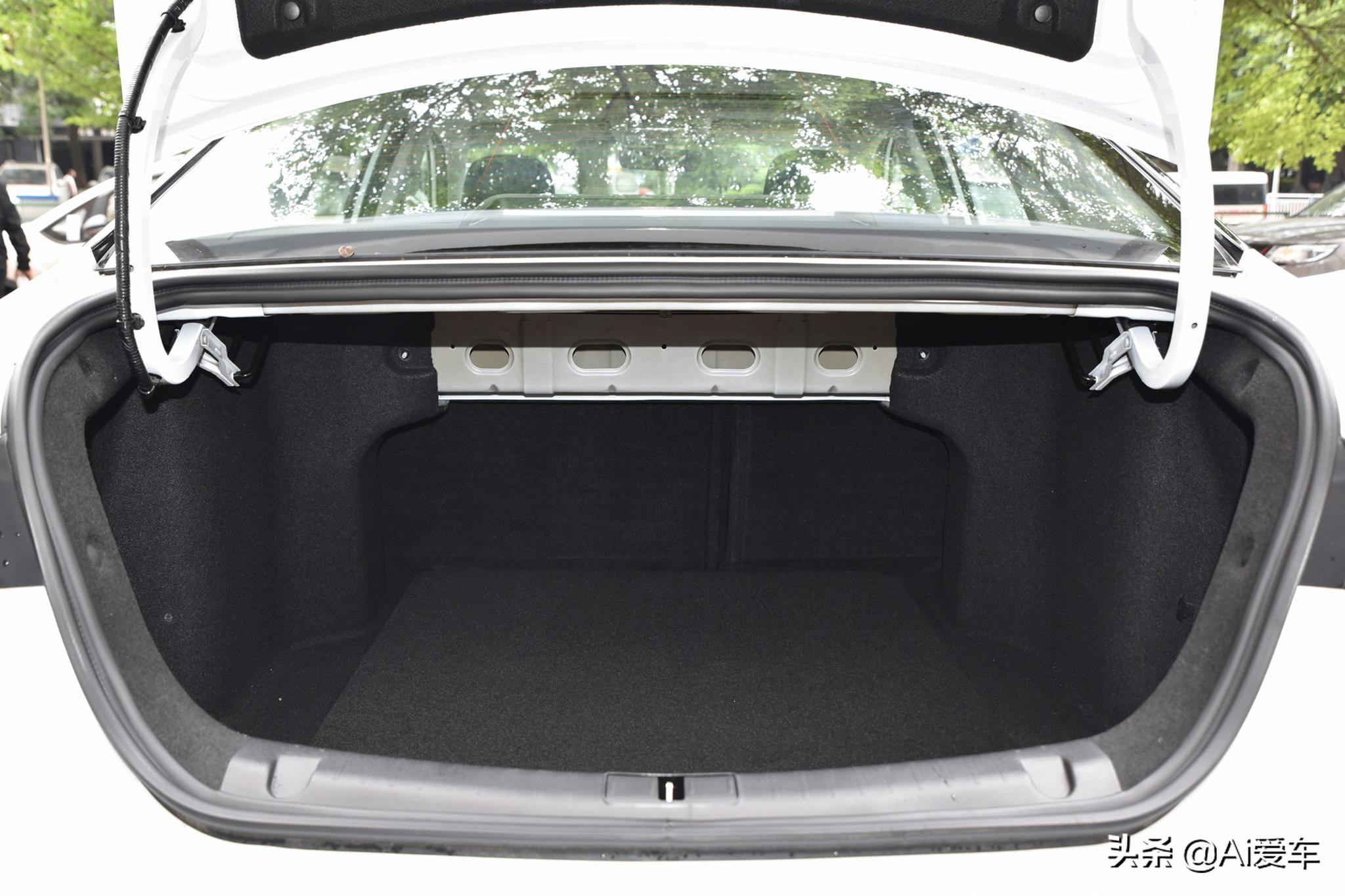 续航600km纯电车价格低推荐,续航600左右最便宜电动汽车