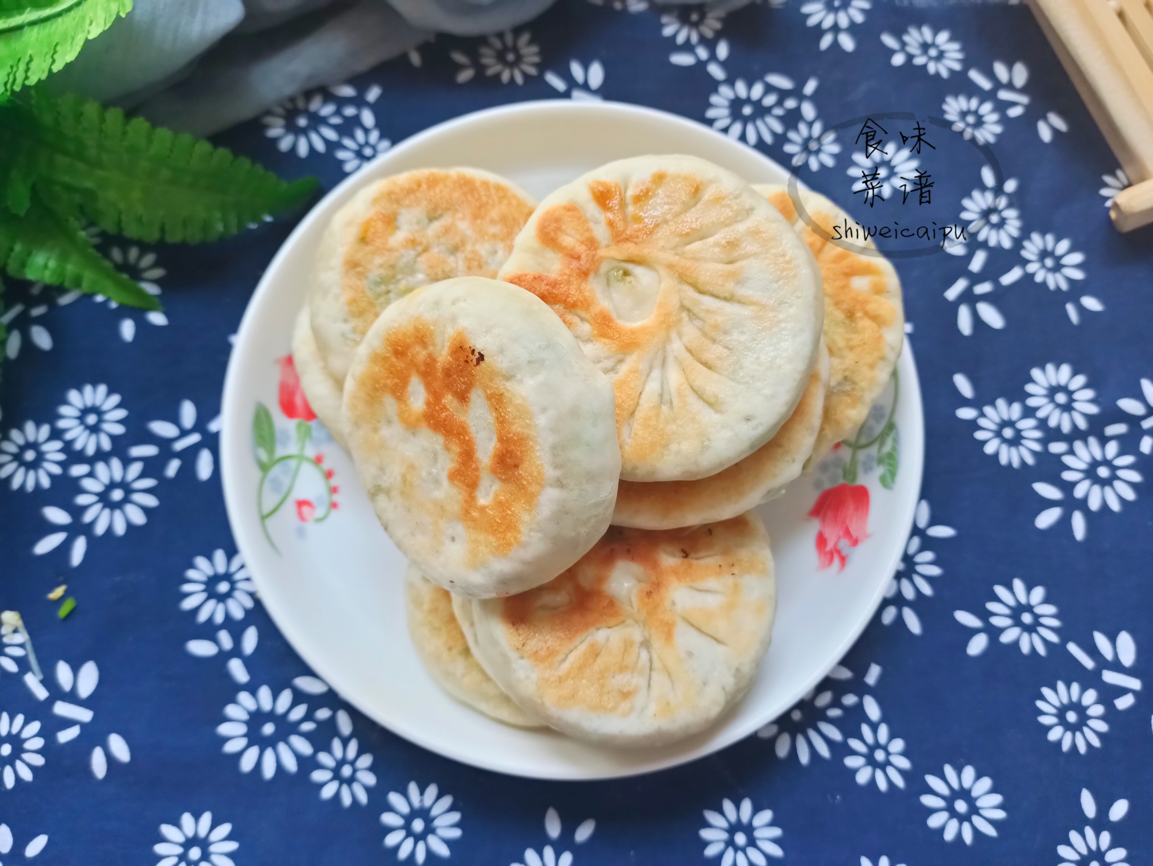 一半烫面一半死面的馅饼教程,做馅饼用发面做好吃吗